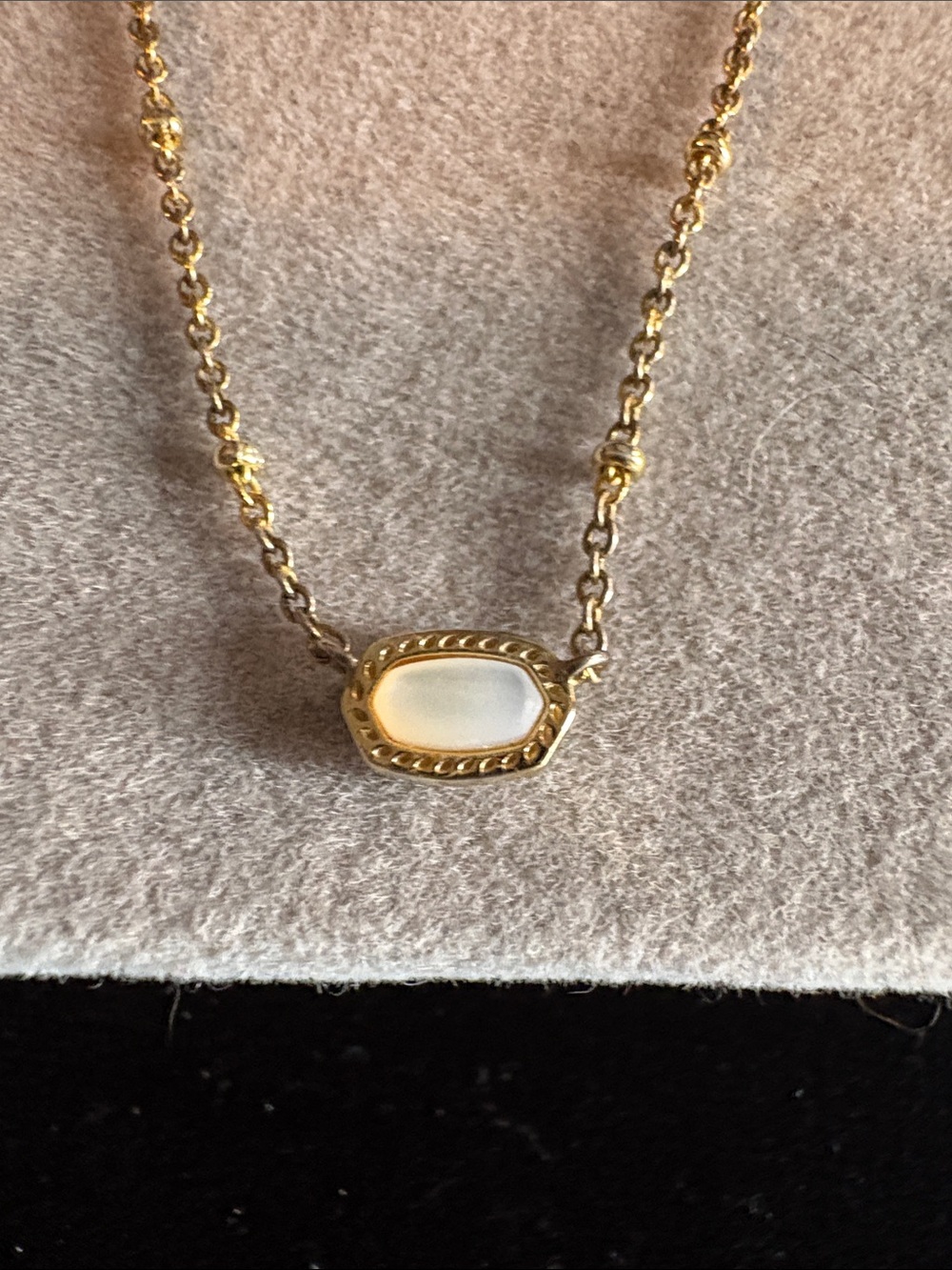 Kendra Scott Mini Elisa Pendant Necklace - Picture 12 of 17